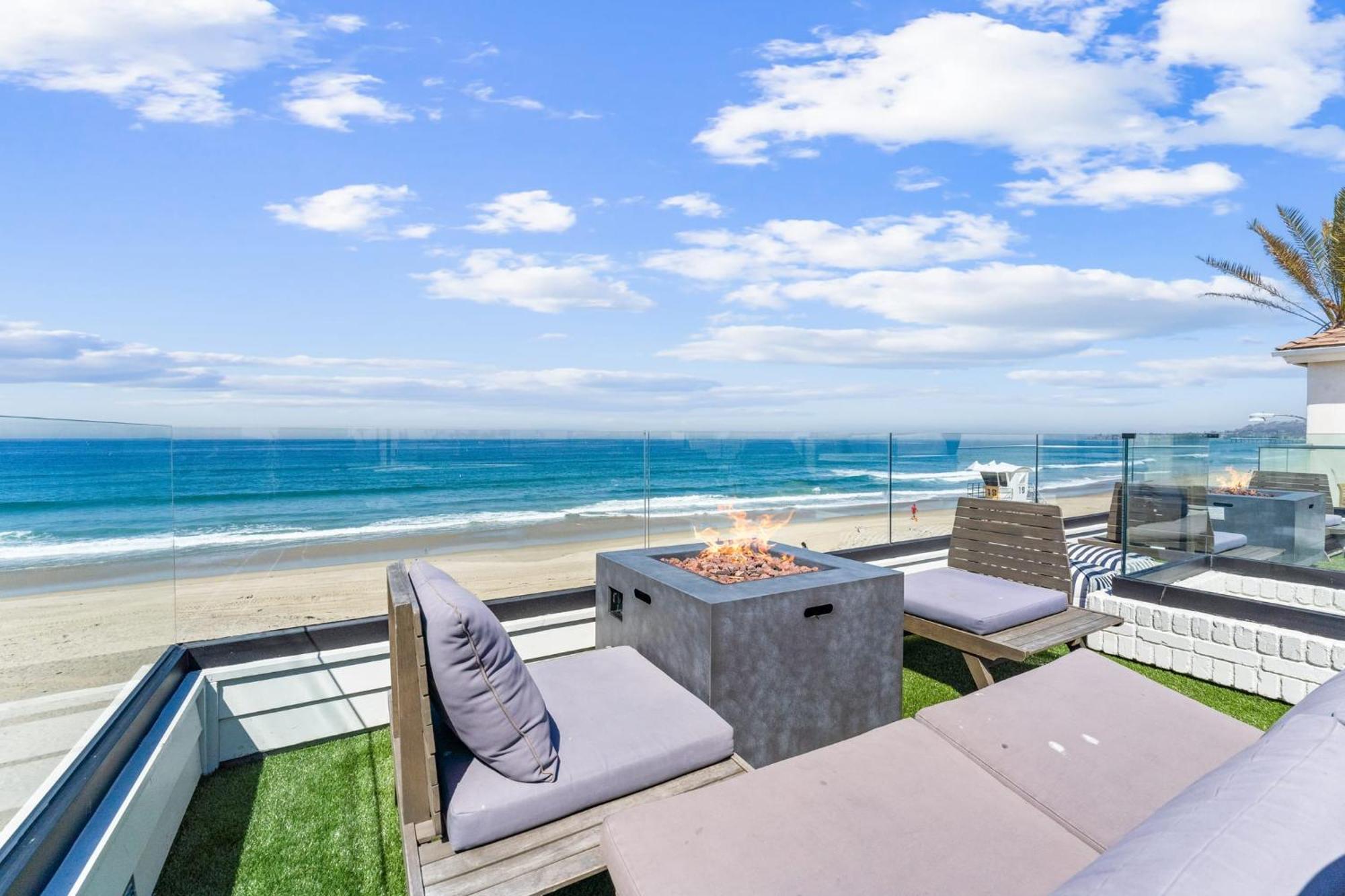 Holiday home Entire Upper Oceanfront Masterpiece With Rooftop San Diego